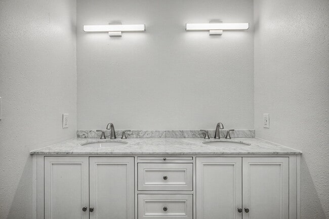 Photo - 159 Brooks St SE