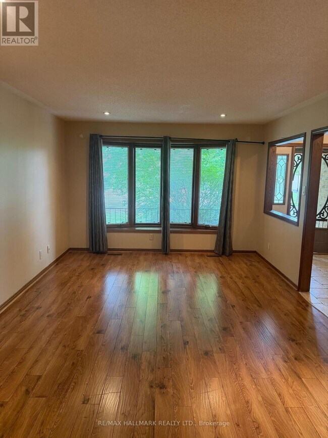 Photo - 75 Golfview Crescent