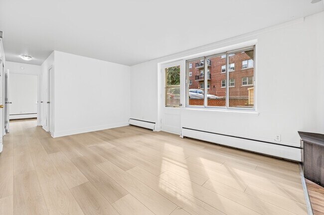 Photo - 3635 Ridgewood Av