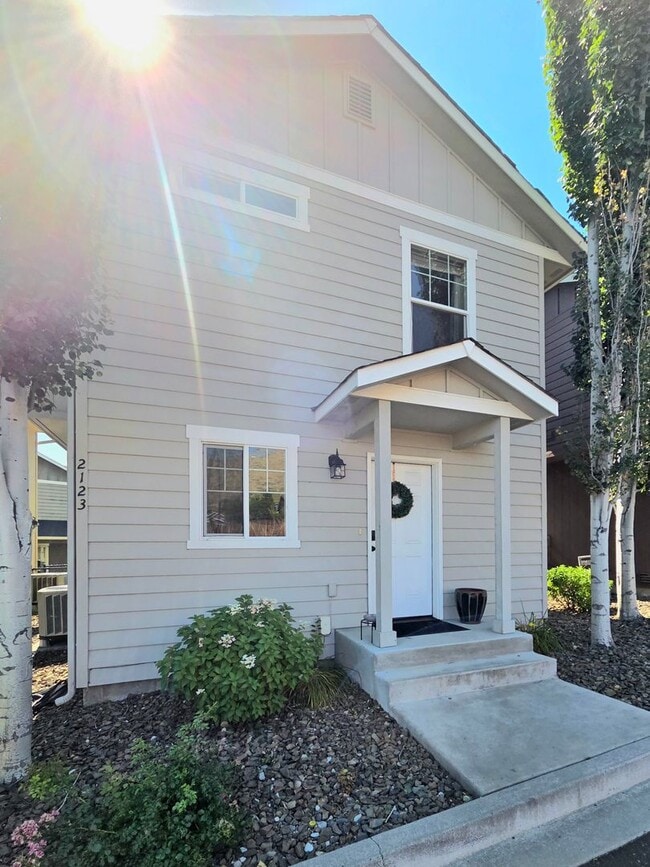 Two Bedroom Townhome in The Cottages at Saddlerock Neighborhood! - Two Bedroom Townhome in The Cottages at Saddlerock Neighborhood!