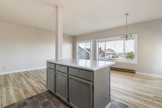 Photo - 628 N State St Unit 3