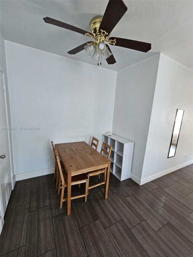 Photo - 7320 Carlyle Ave Unidad 4