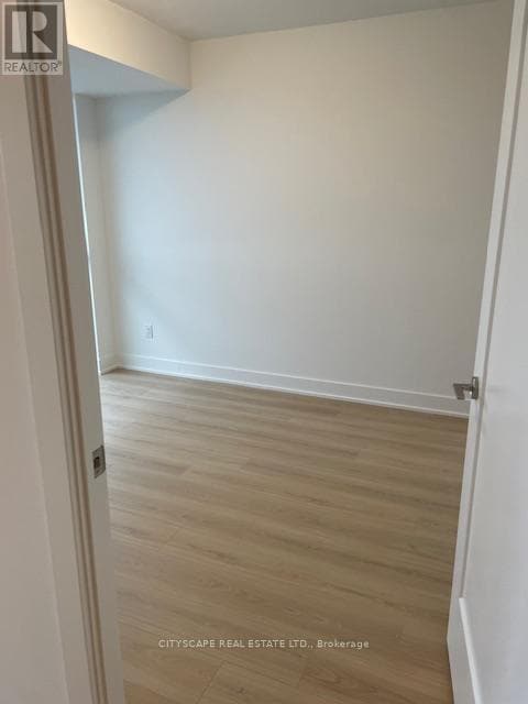 Photo - 2425 Simcoe St N Unité 1735