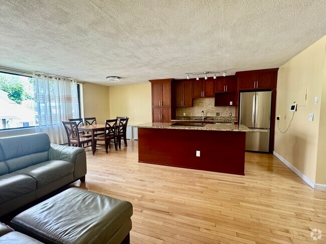 Building Photo - 935 Washington St Rental