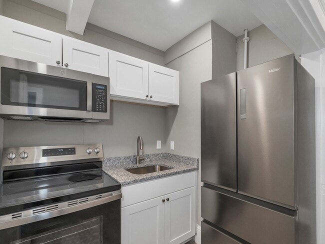 Building Photo - 54 Brook St Unit 2