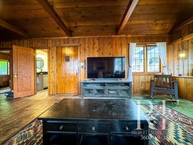 Photo - Charming Vintage Retreat with Stunning Views in Port Orchard