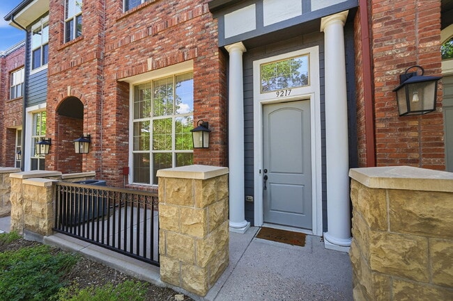 Building Photo - $2,895.95 with $300 Off the first month's rent, 2 Beds - 2.5 Bath, Townhome in Lone Tree with Bal...