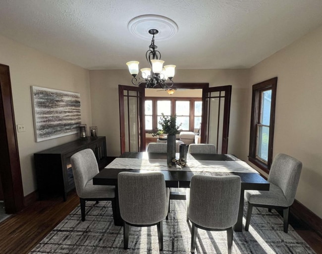 Photo - 10 S University St