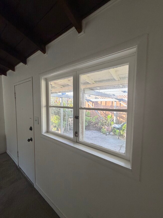 Photo - 165 East St Unit 2