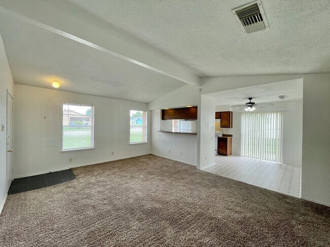 Photo - 2210 Shoemaker Dr Unidad A