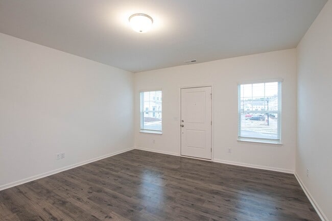 Photo - BEAUTIFUL 2 Bedroom Townhome in MIDLAND AVAILABLE APRIL 2026