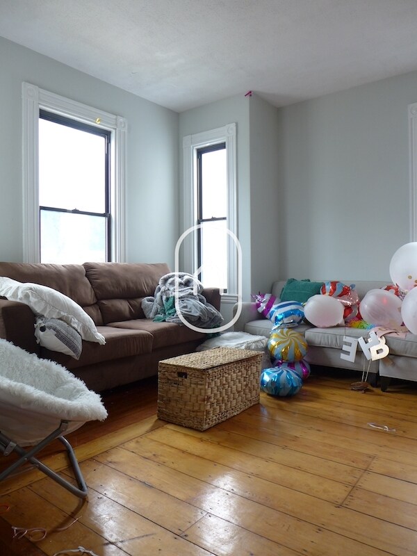 Photo - 35 Saunders St