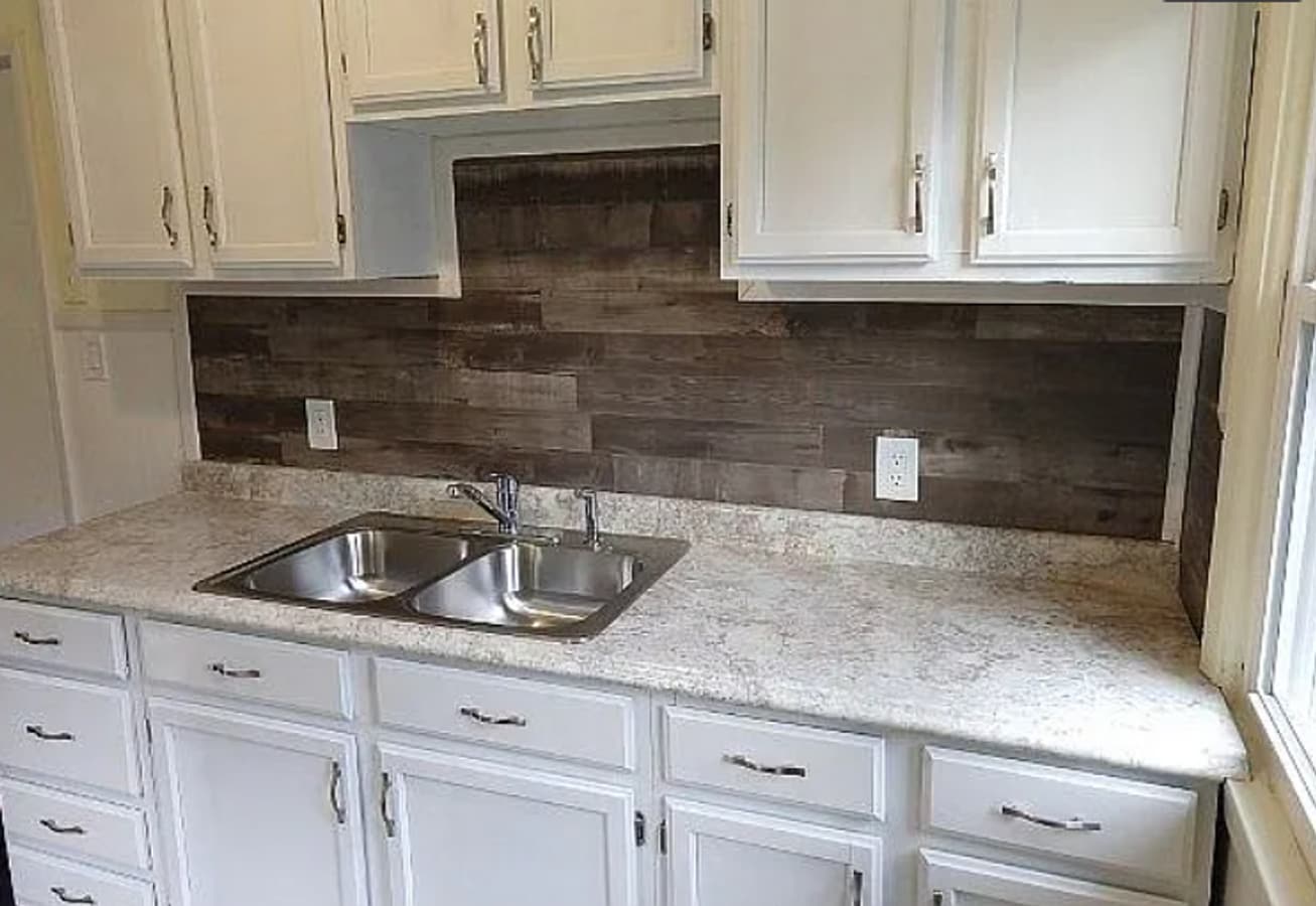Photo - 2 Bedroom Home with hard surface flooring!