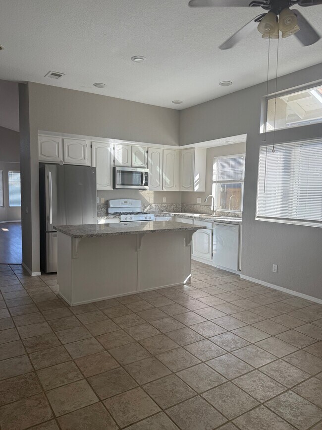 Photo - 39387 Via Temprano