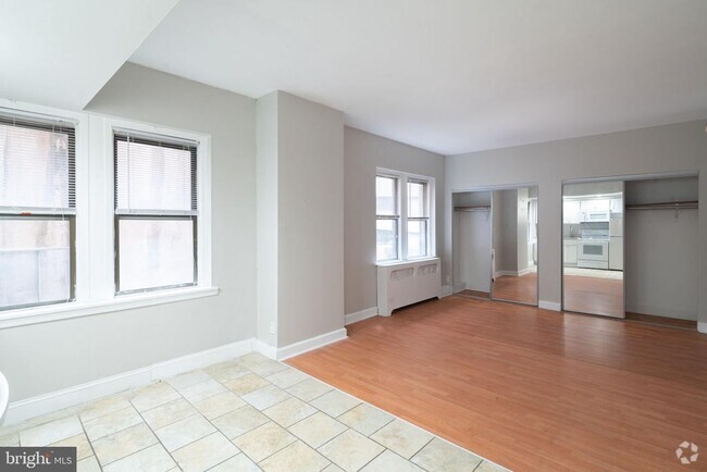 Building Photo - 1321-23 Spruce St Unit 2D Rental