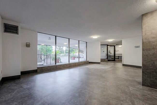 Photo - Forest Manor