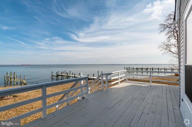 Building Photo - 3563 Narragansett Ave Rental