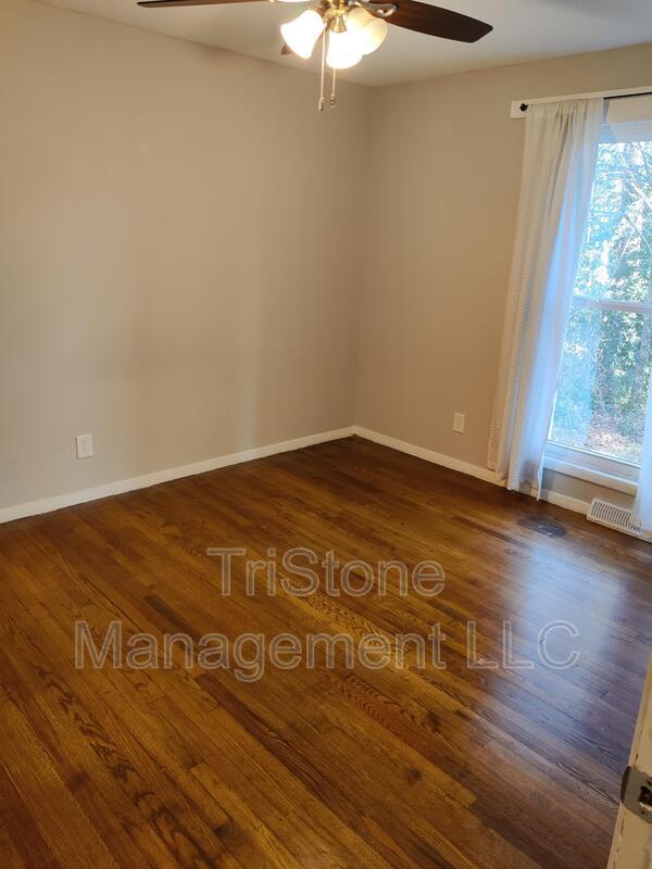 Photo - 3108 Erskine Dr