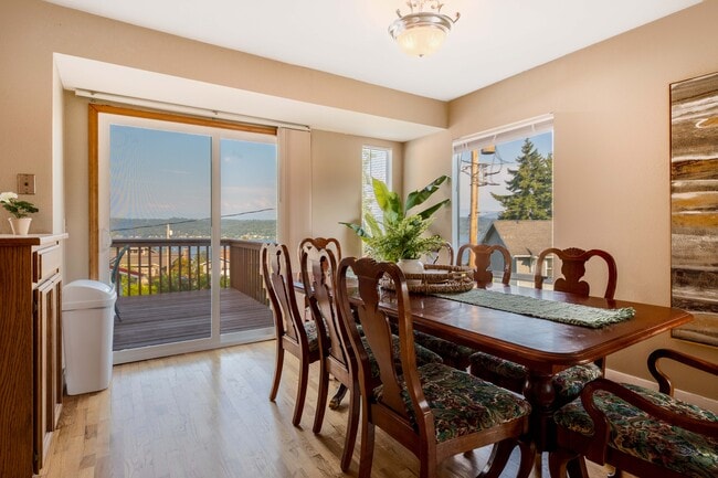 Photo - 16654 SE 26th Pl