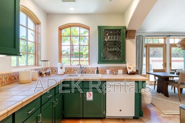 Photo - 690 W Linda Vista Dr