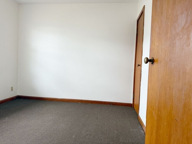 Photo - One Bedroom for RENT!! Unit 1341 E Illinois St
