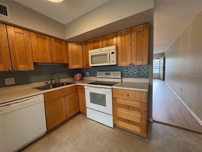 Photo - 2385 Tahitian Ln Unit 43