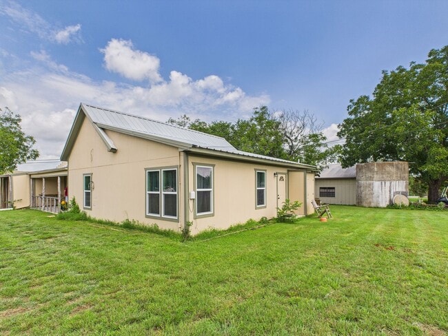 Building Photo - All Utilities are Included Rental
