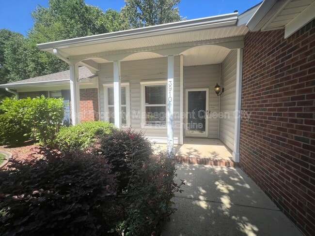 Photo - 3910 Armitage Dr