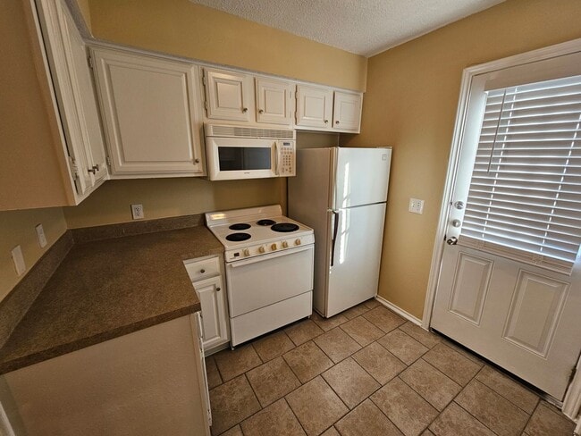 Photo - 1400 Darr St Unit acBUTT02
