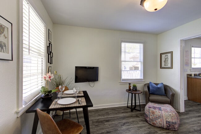 Photo - 1980 Jefferson Ave