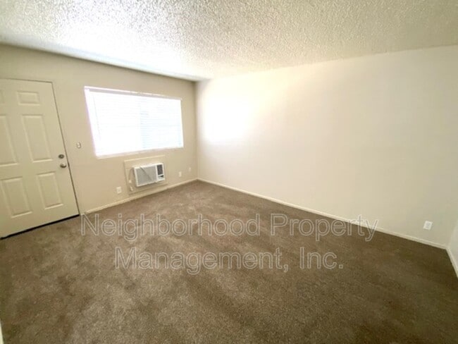 Photo - 1421 E Cambridge Ave