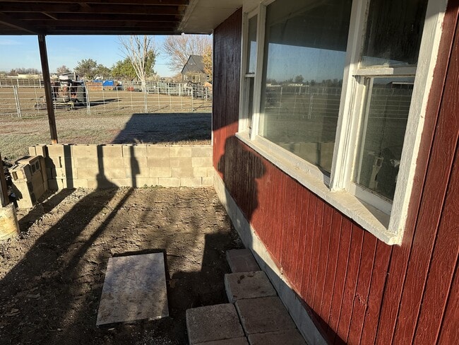 Photo - 758 W G Rd