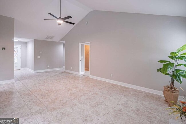Photo - 5660 Crest Hill Dr NE