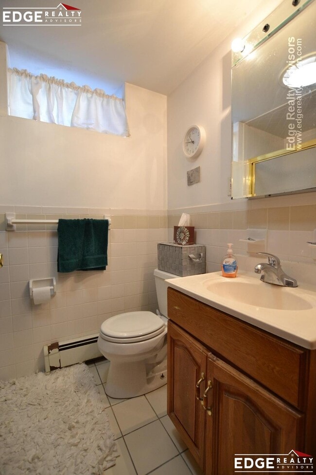 Photo - 283 Market St