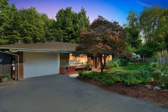 Building Photo - 10218 16th Ave S Rental