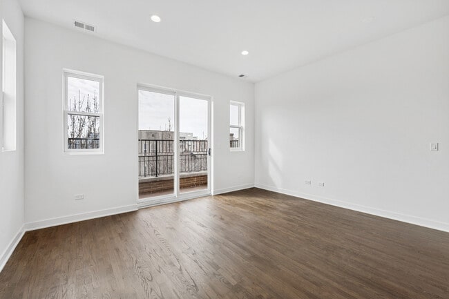 Photo - 1952 W Ohio St Unidad 2E