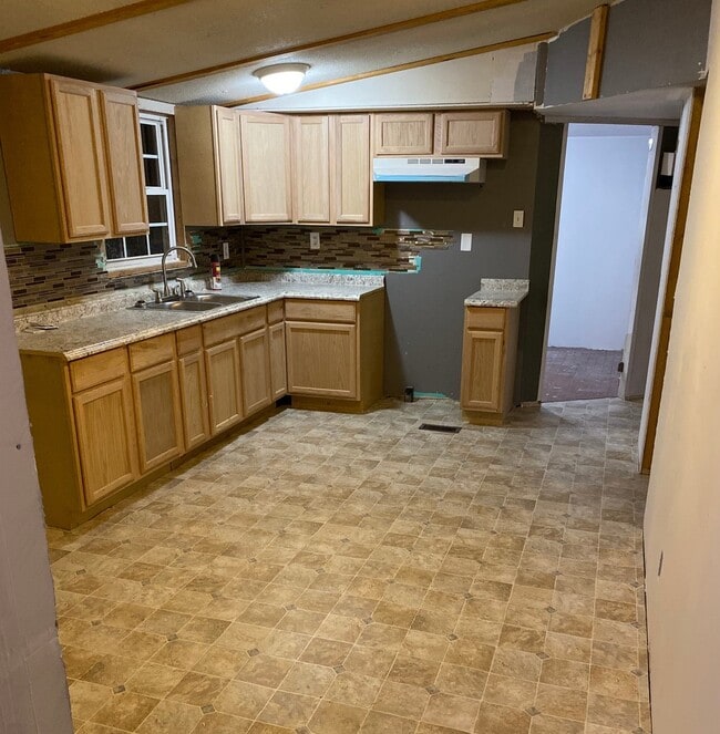 Photo - Available Now! Rent this 6 bedroom, 1 bathroom Home in Gaston!