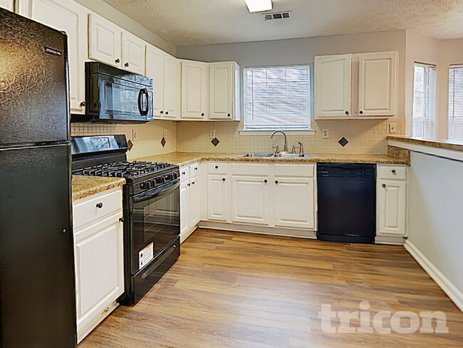 Photo - 705 Claven Ct