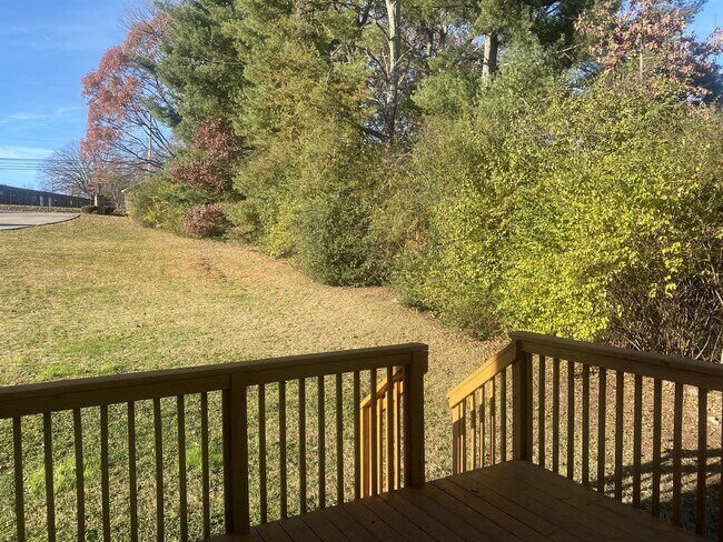 Photo - 1120 Maples Glen Ln