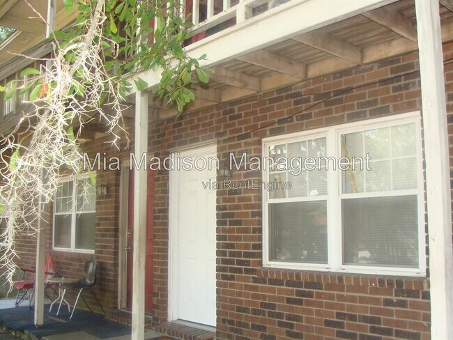 Photo - 1 Oak Forest Ln Unit B
