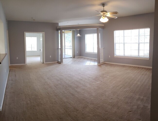 Photo - Large 3-Bedroom, 2-Bath Condo with Solariu... Unidad 825