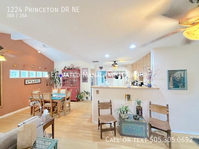 1224 Princeton Dr NE