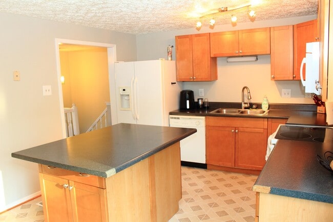 10936 Huntington Woods Cir Unit 4