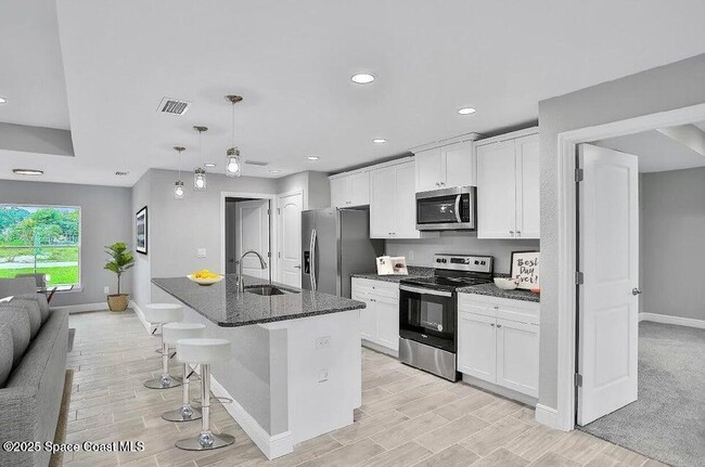 Photo - 338 Mott St SW