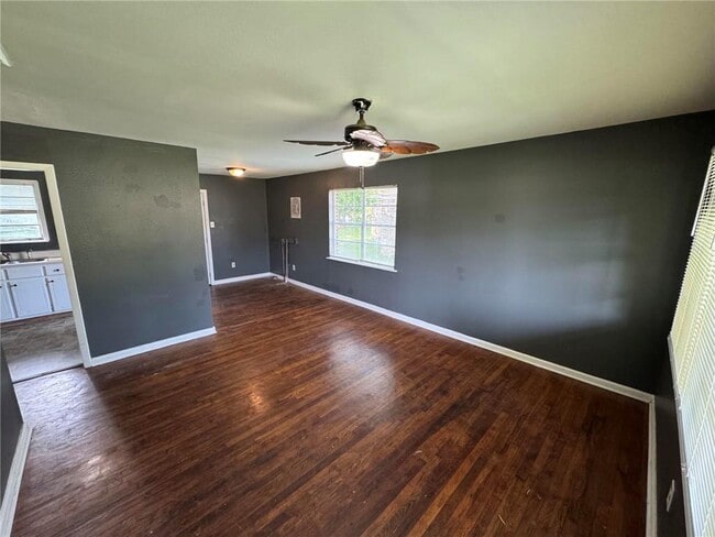 Photo - 2805 Harper Ave