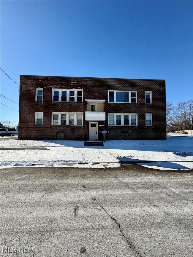 Building Photo - 18 N Richview Ave