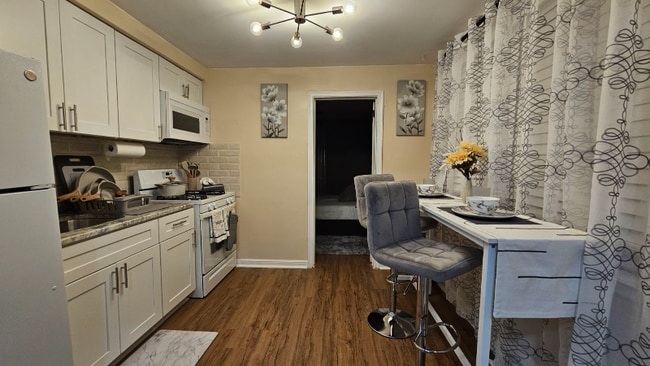 Photo - 7103 Oxford Ave Unidad 1