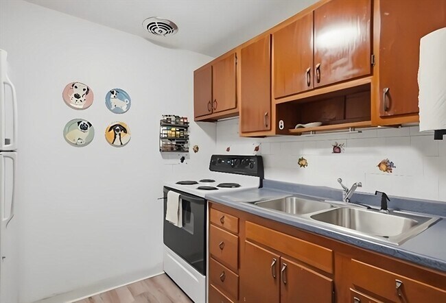 Photo - 205 Kent St Unit 35