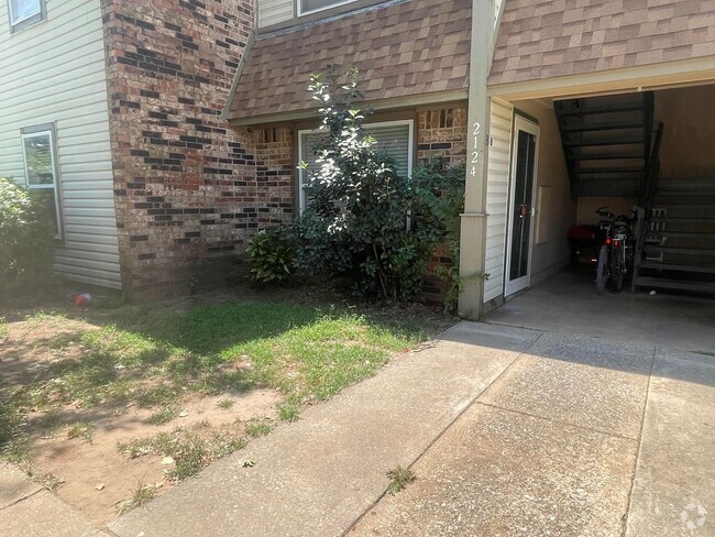 Building Photo - Norman Condo 2 bed 1.5 bath - Move In Ready!