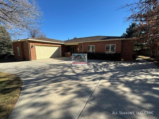 Photo - 225 Spring Grove Way